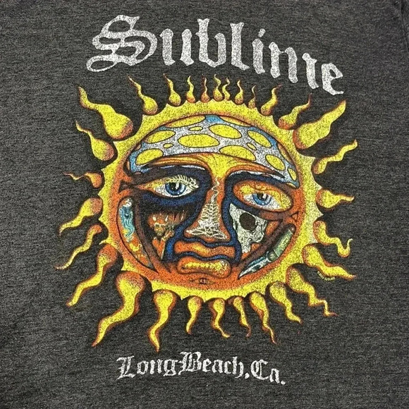 🤍 Sublime Graphic Tee - Picture 2 of 3
